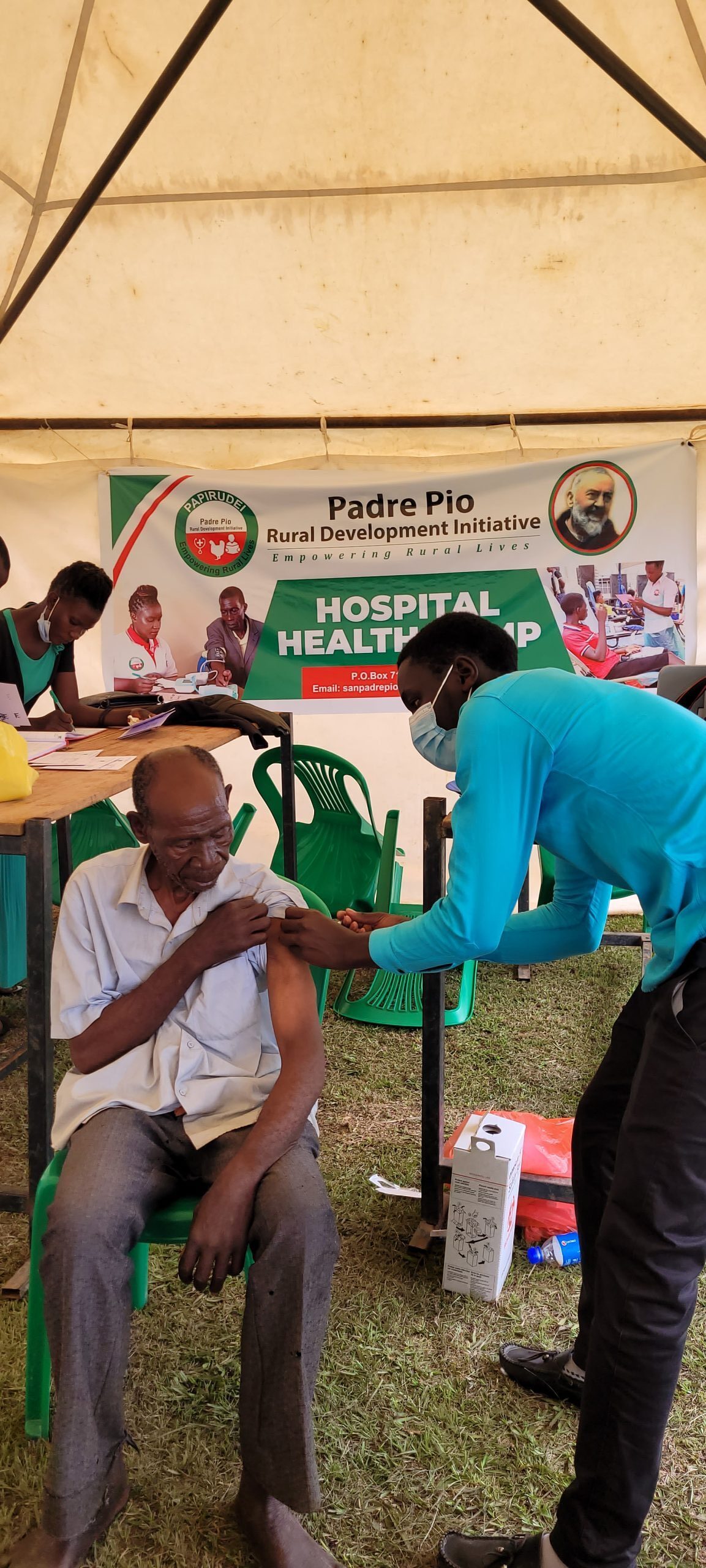 Healthcare workers at Padre Pio Hospital Butozi during community outreach, February 2022
